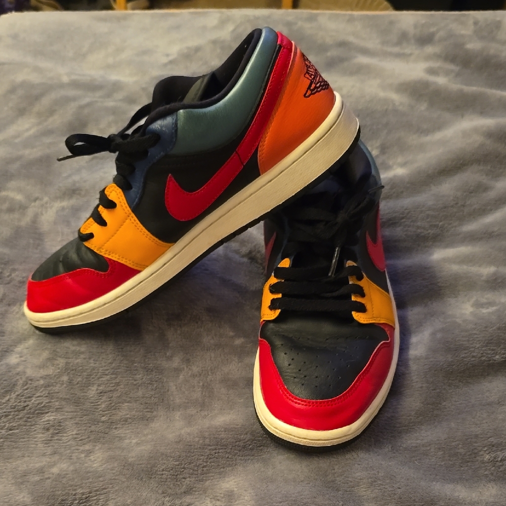 Nike Men's Red, Orange, and Black Sneakers